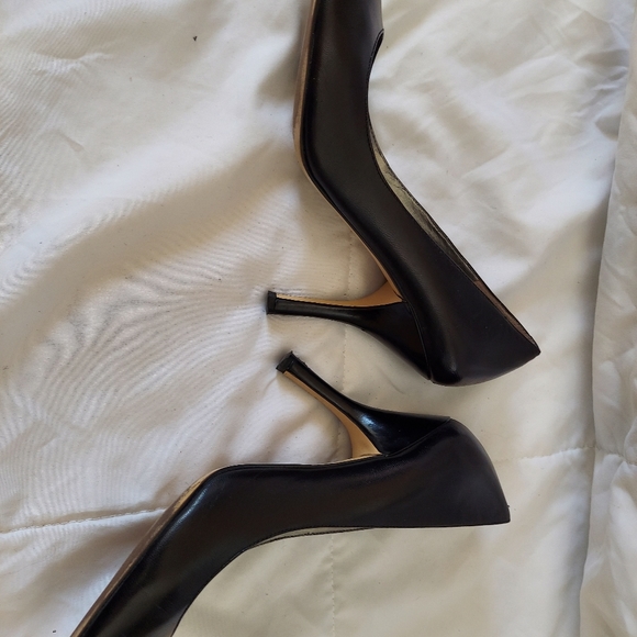 NINE WEST - Picture 4 of 7